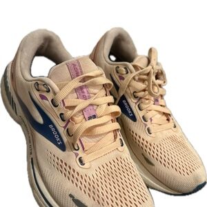 Brooks Beige and Navy Women's Running Sneakers
